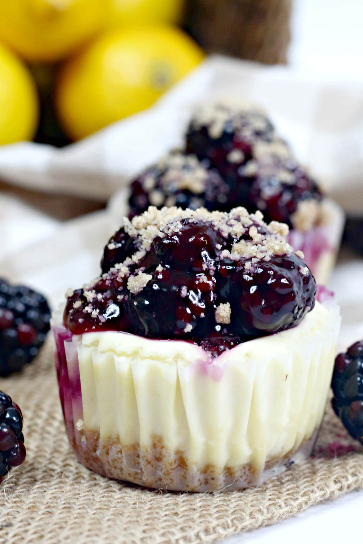 Mini blackberry lemon Cheesecake
