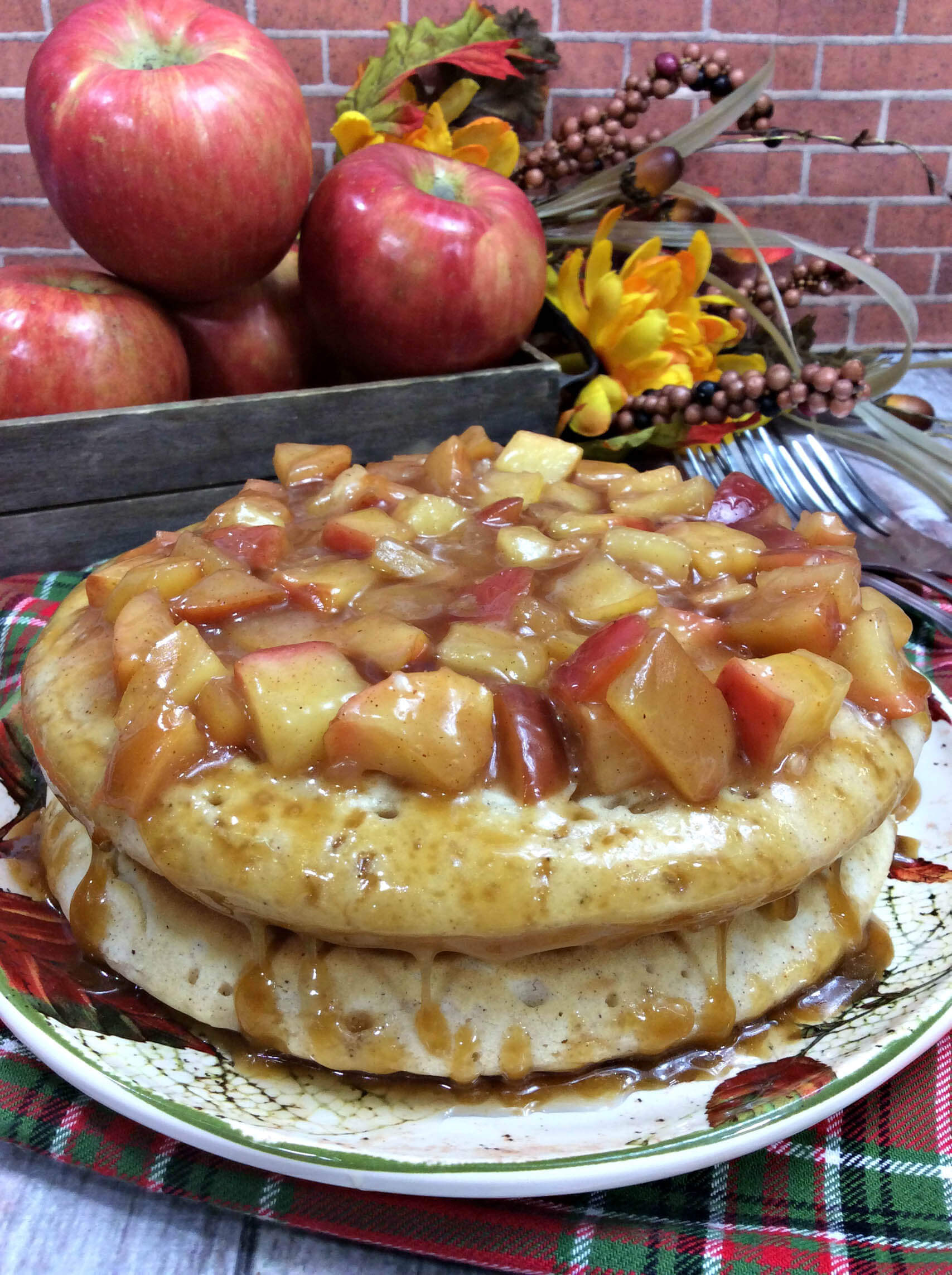 apple pie pancakes with vanilla maple syrup 1