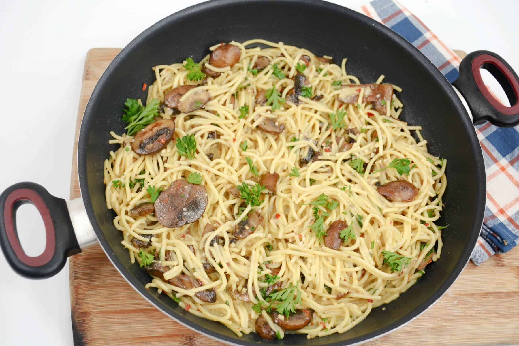 Mushroom and Garlic Spaghetti Dinner