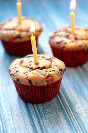 BIRTHDAY CAKE MUFFINS