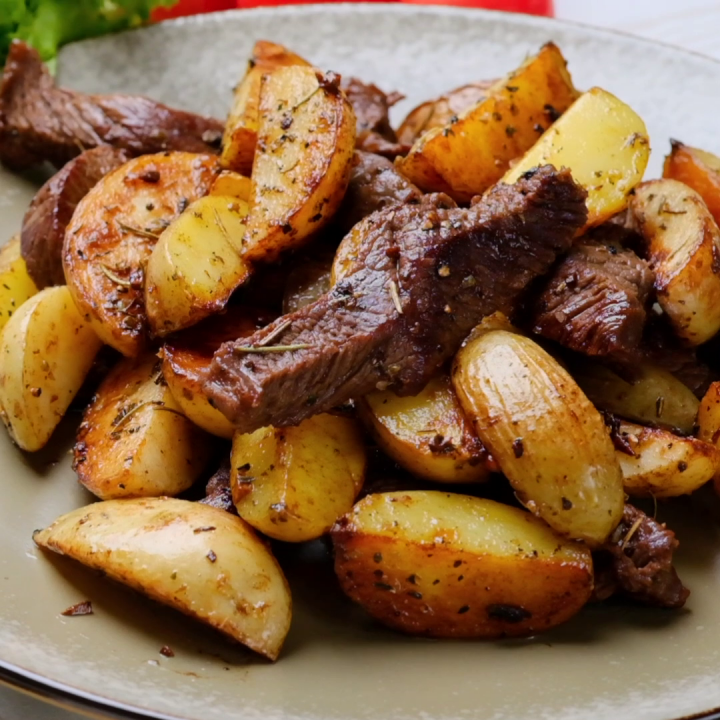 Garlic Herb Potatoes and Steak Skillet